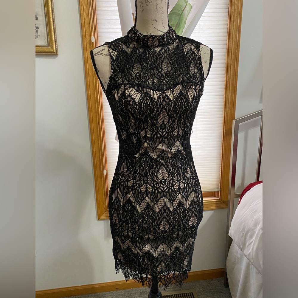 Black lace short party dress with tan lining